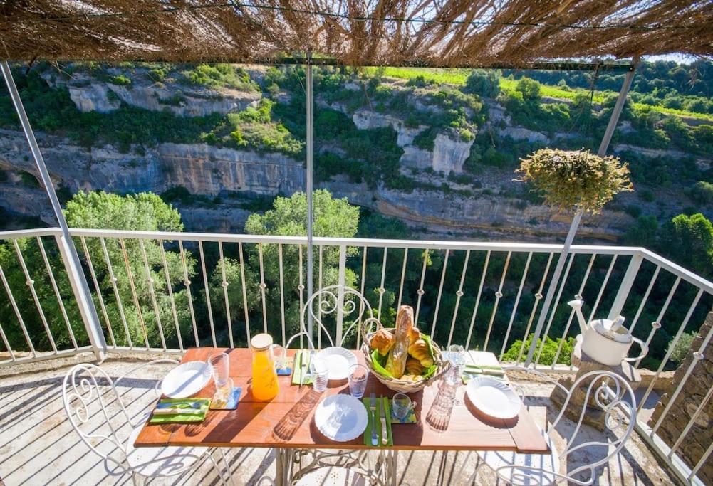 Le Brianyourhosthelper Apartment Minerve Exterior photo