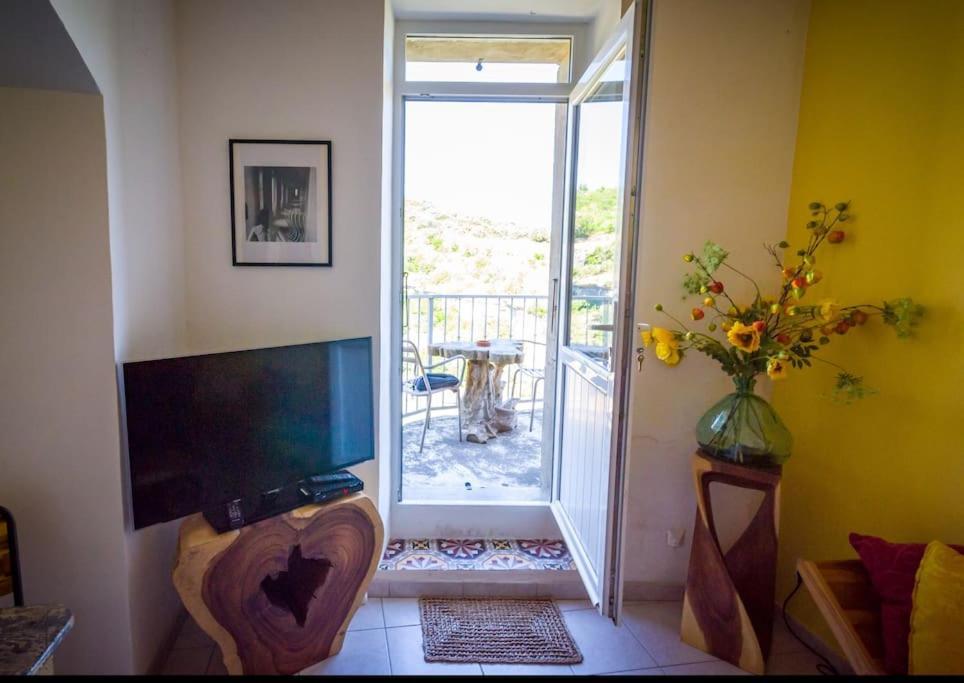 Le Brianyourhosthelper Apartment Minerve Exterior photo